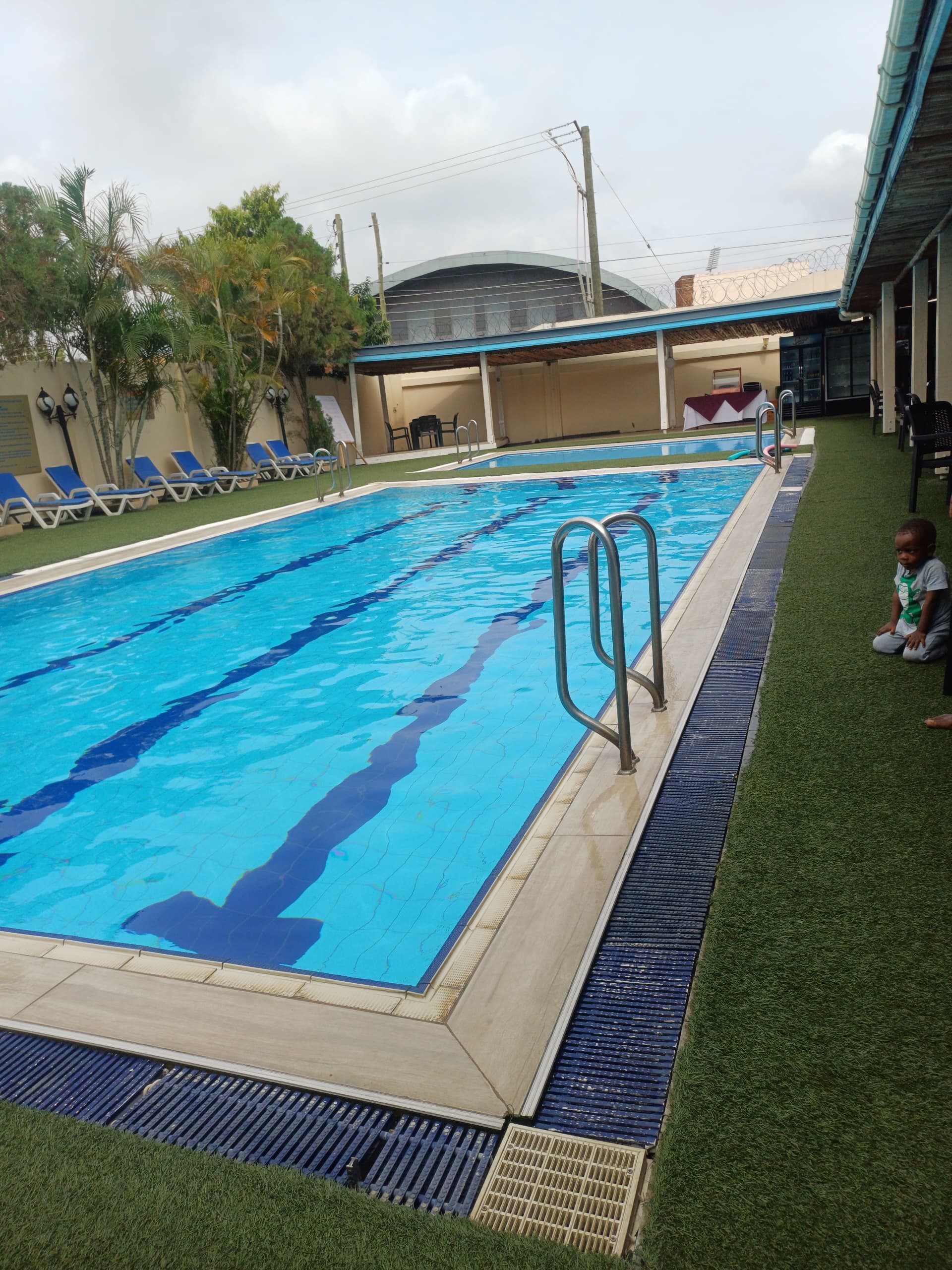 Erata Hotel East Legon swimming pool image 1